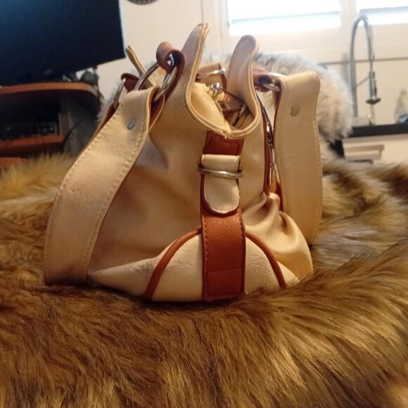 Vintage Y2K Hobo Style Handbag | Cream & Tan | Silver Hardware - Picture 3 of 4